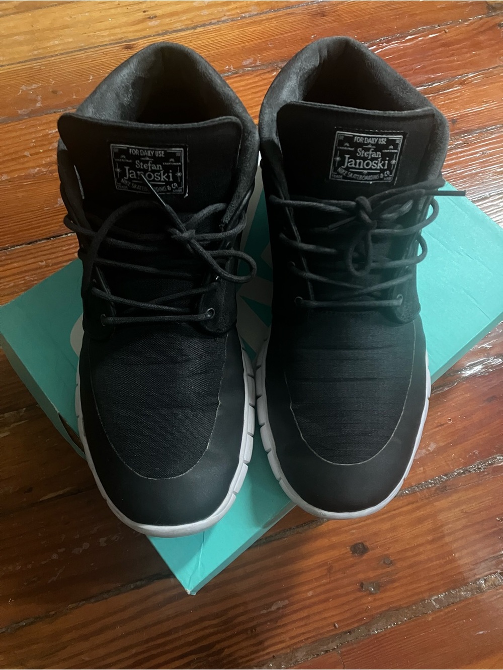 Nike Stefan Janoski Black with White Sole Low-Top Sneakers